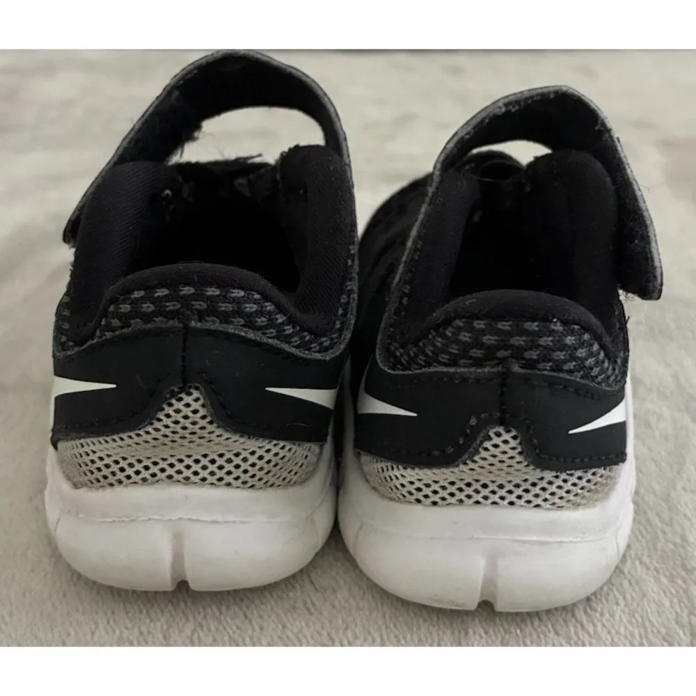 Nike Sneakers Kids 4C Black Free 5.0 Baby Toddler‎ Tennis Shoes Hook & Loop